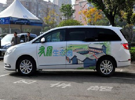 防城港户外车贴喷绘如何保持效果?